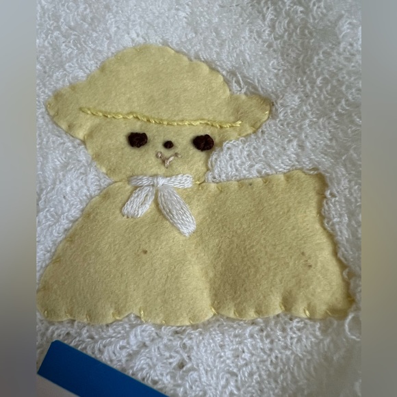 BRAND NEW VINTAGE Quiltex Co. 40x40 lamb blanket. Quilt. - Picture 4 of 5